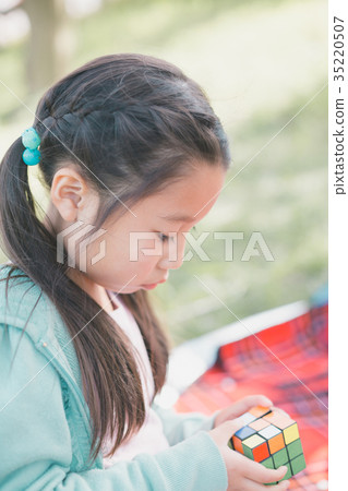 child, kid, person 35220507