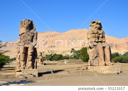 Colossi of Memnon in Luxor 35221017