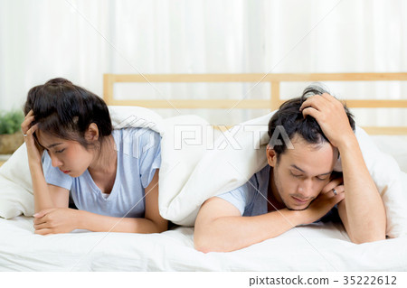 Relationship difficulties, family concept Relationship difficulties, family concept 35222612