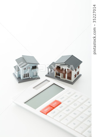 A house 35227014
