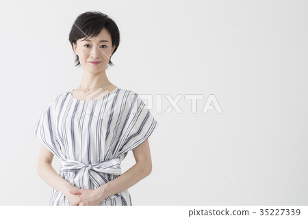 阿拉四女肖像 阿拉四女肖像 35227339