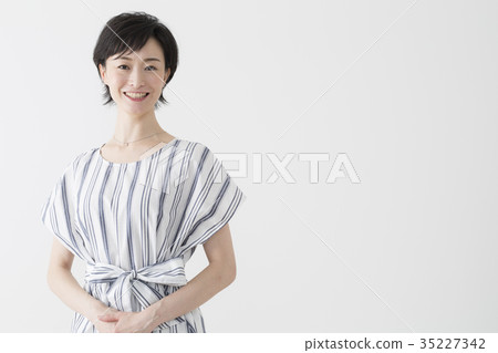 阿拉四女肖像 阿拉四女肖像 35227342