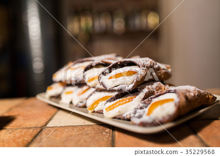 pastry on plate at bakery 35229568