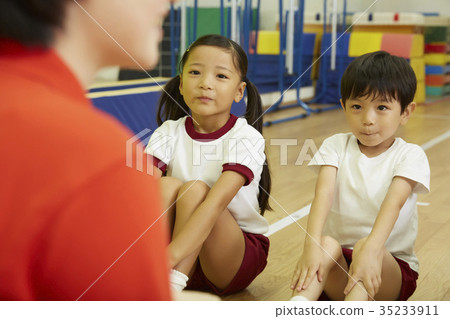 孩子們在體育課教學教學故事 孩子們在體育課教學教學故事 35233911