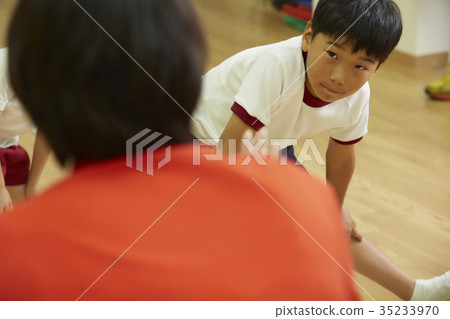 體操課堂教學兒童準備練習 35233970