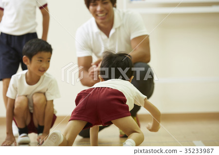 Gymnastics classroom instruction training kids 35233987
