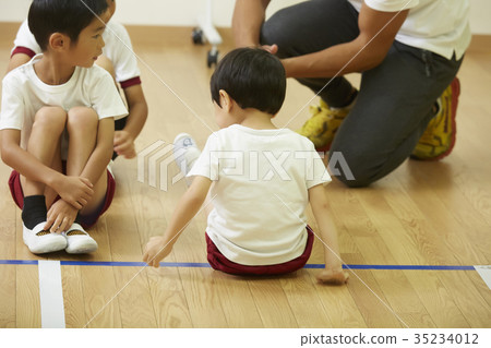 Gymnastics classroom instruction training kids 35234012