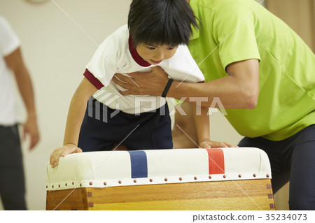 體操課堂教學跳箱兒童 35234073