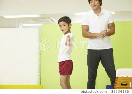 Gymnastics classroom average balance child 35234186