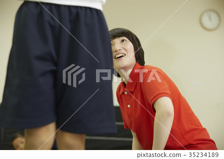 Gymnastics classroom average balance child 35234189