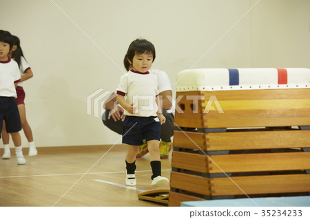 體操課堂教學跳箱兒童 35234233