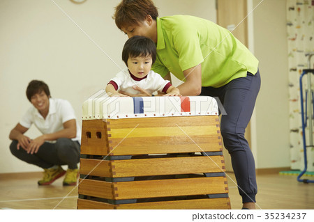 體操課堂教學跳箱兒童 35234237