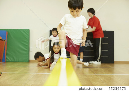 Gymnastics classroom average balance child 35234273