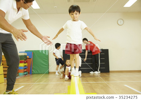 Gymnastics classroom average balance child Gymnastics classroom average balance child 35234275