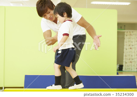 Gymnastics classroom average balance child 35234300