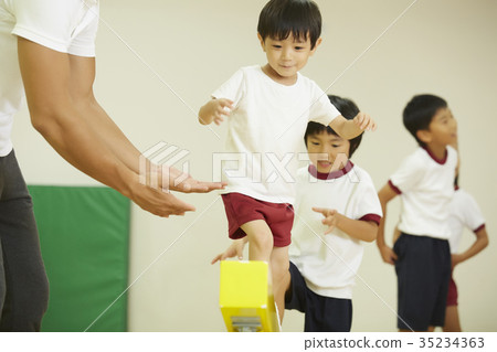 Gymnastics classroom average balance child Gymnastics classroom average balance child 35234363