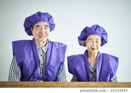 Old couple's celebration 35234447