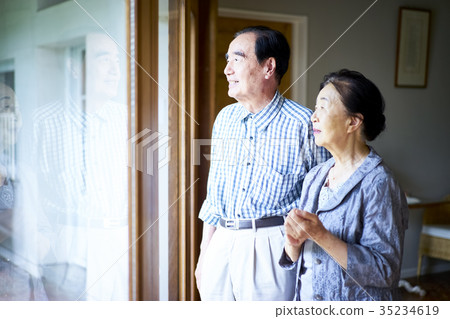 老年夫婦 35234619