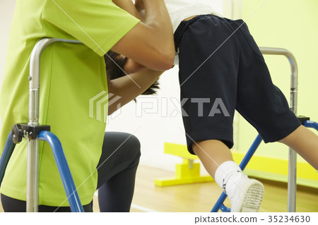 Gymnastics class iron rod kids 35234630