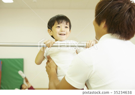 Gymnastics class iron rod kids 35234638