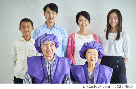 Old couple's celebration 35234666