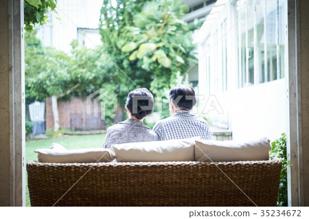 老年夫婦 老年夫婦 35234672