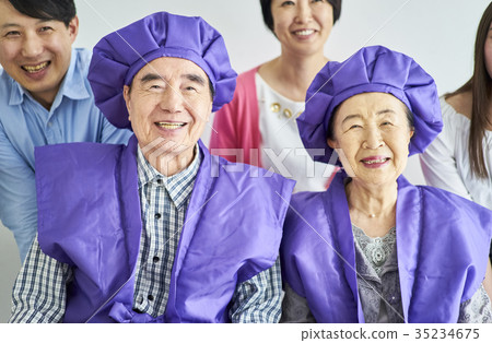 Old couple's celebration 35234675