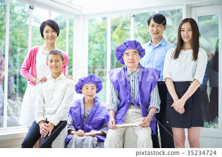 老夫婦的慶祝活動 老夫婦的慶祝活動 35234724