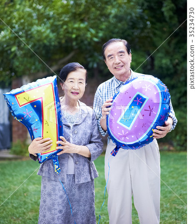 Old couple's celebration Old couple's celebration 35234730