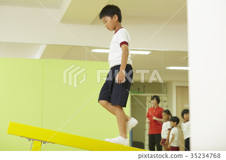 Gymnastics classroom children instruction average 35234768