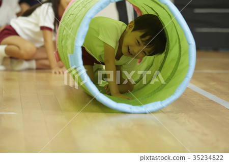 體操課堂練習通過培訓 體操課堂練習通過培訓 35234822