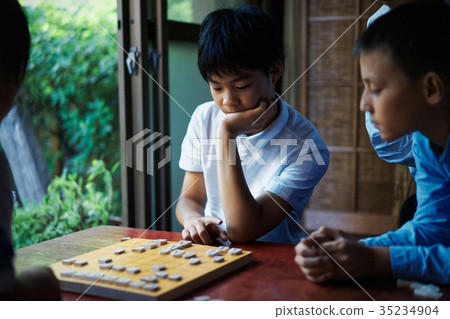 一個學習將棋的男孩 一個學習將棋的男孩 35234904