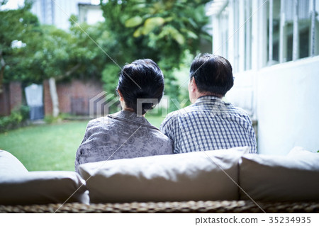 Elderly couple Elderly couple 35234935