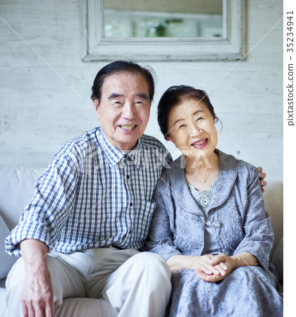 老年夫婦 35234941