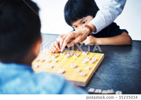 一個學習將棋的男孩 35235034