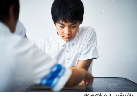 指向shogi的男孩 35235322