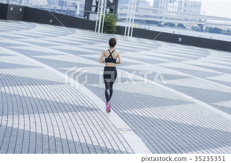 Women who run 35235351