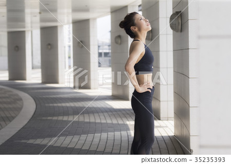 Women of sportswear Women of sportswear 35235393