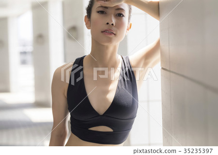 Women of sportswear 35235397