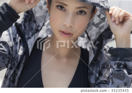 Women of sportswear 35235435