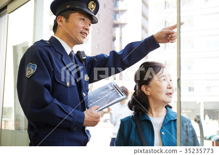 警察發出指示 35235773