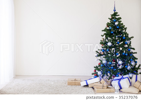 Christmas tree decoration in white room 35237076