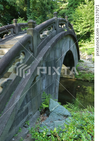 Koishikawa Korakuen's Yen Tsukihashi 35237971