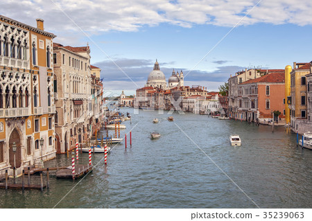 View of the Grand Canal. Venice. Italy 35239063