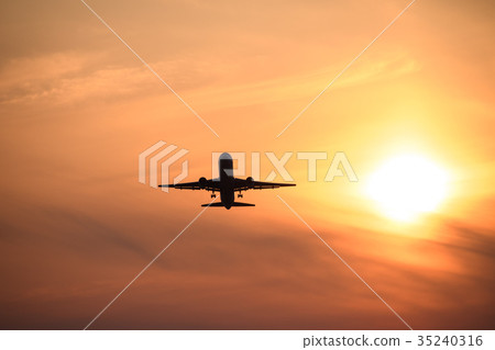 Sunset at Kumamoto Airport 35240316