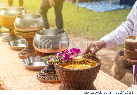 Buddhist Offerings in a monk's alms bowl 35242521