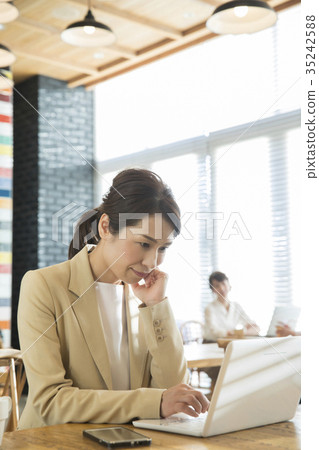 Nomad worker 35242588