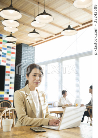 Nomad worker 35242589