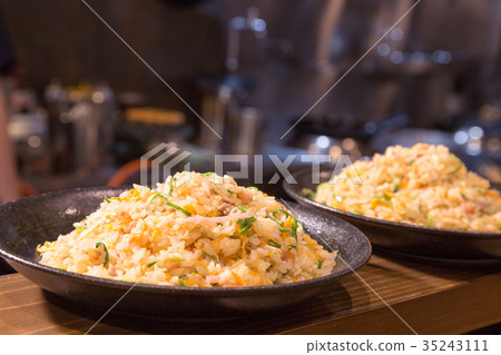Fried rice Fried rice 35243111