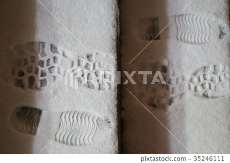 steps on a fresh snow 35246111